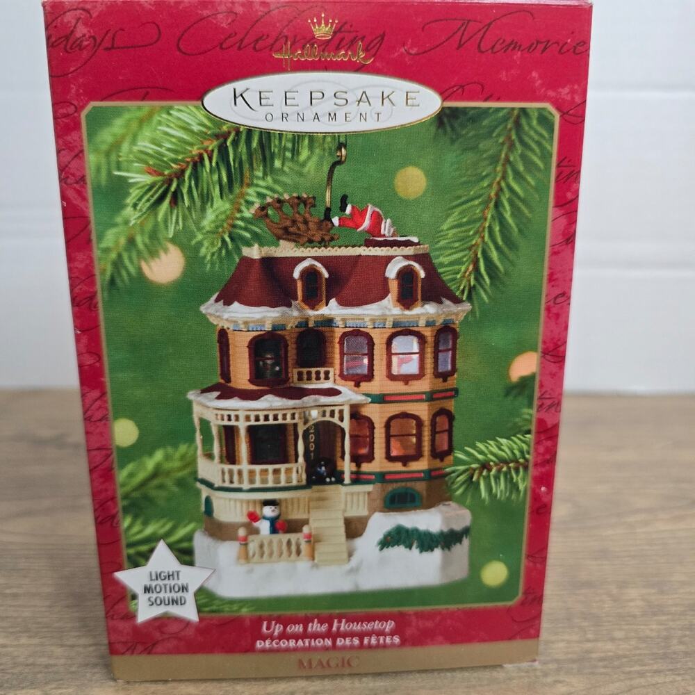 2001 Hallmark Keepsake Ornament "Up on the Housetop"